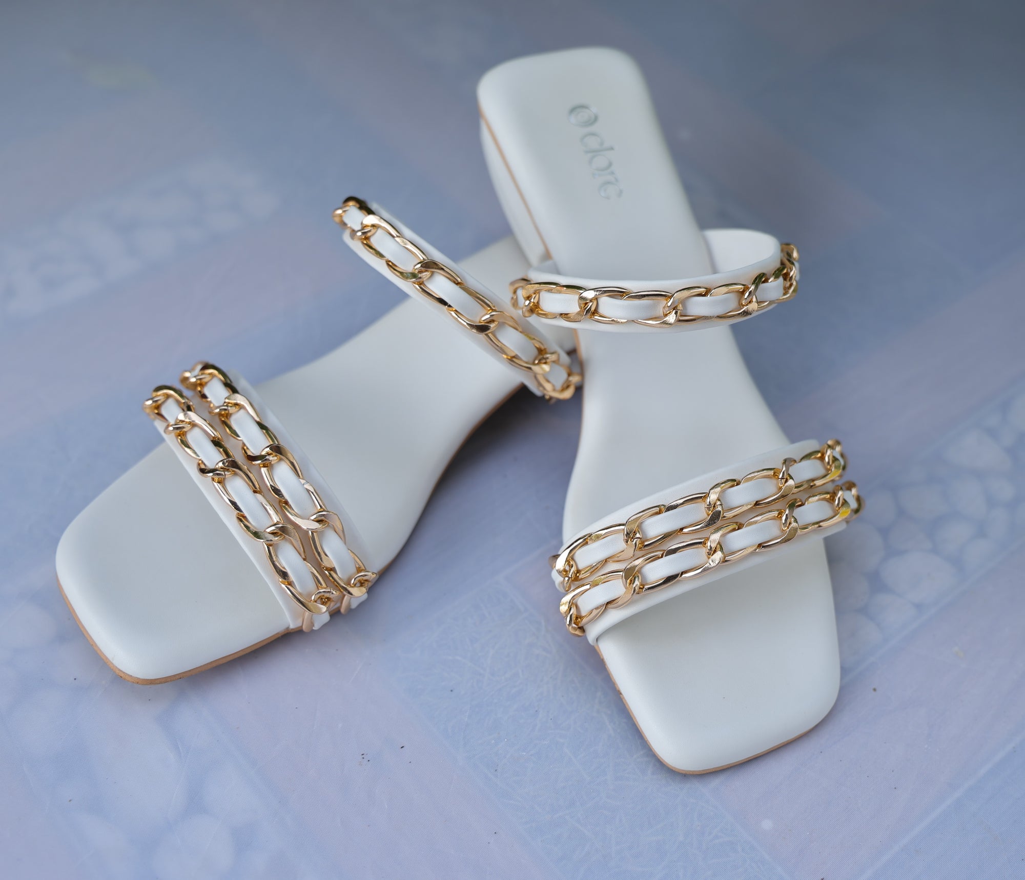 Aurelia chain heels